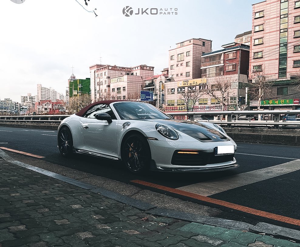 Korean - Porsche 992 / 911 Future Design front Lip