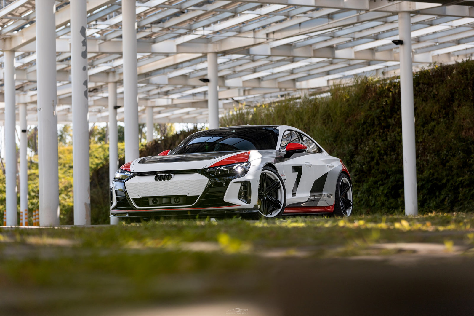 The beast on the road - Audi e-Tron