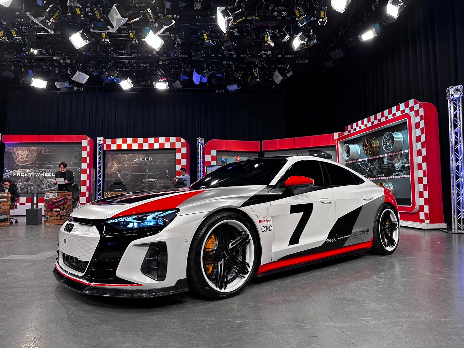 Future Design - Audi RS eTron GT carbon bodykit