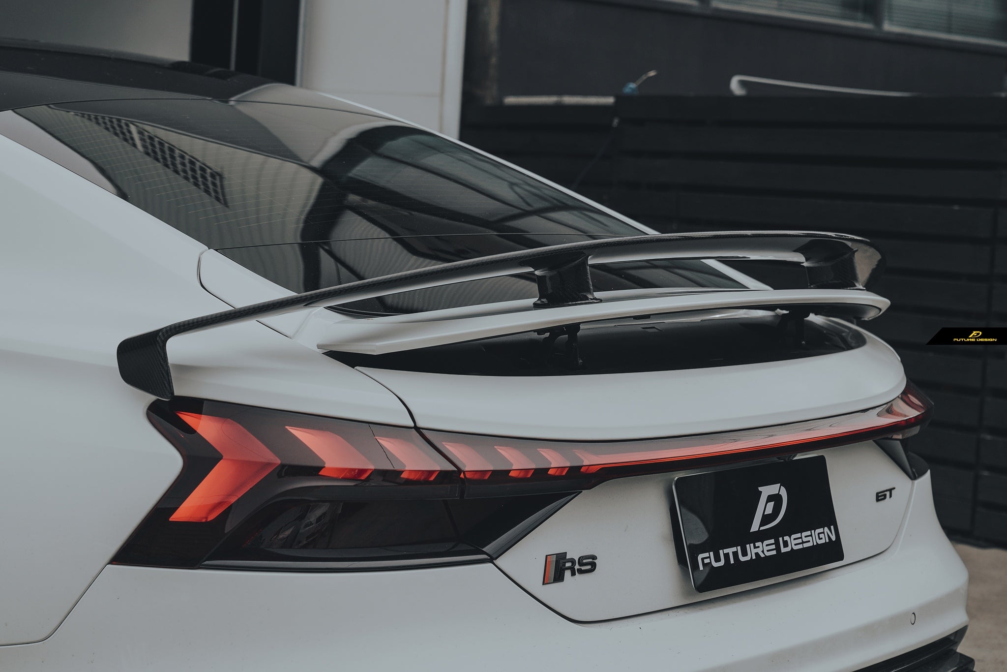 Audit eTron GT carbon rear Wing