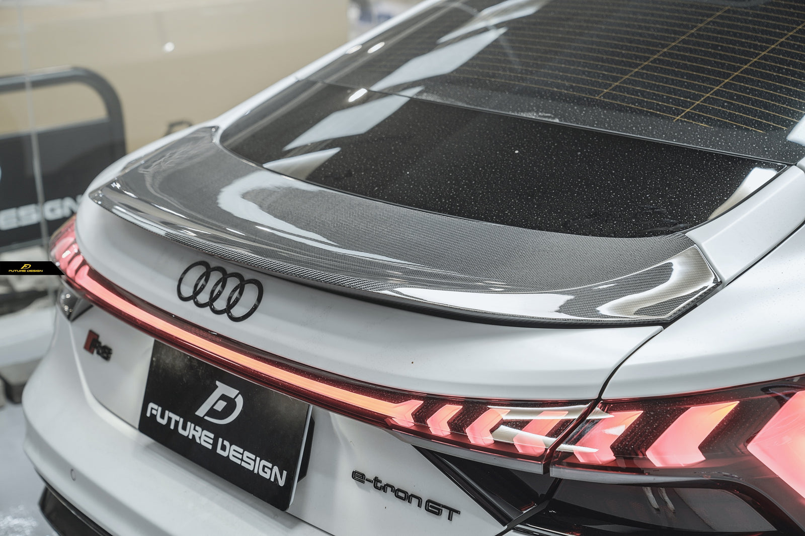 The best carbon trunk spoiler for Audi RS e-Tron