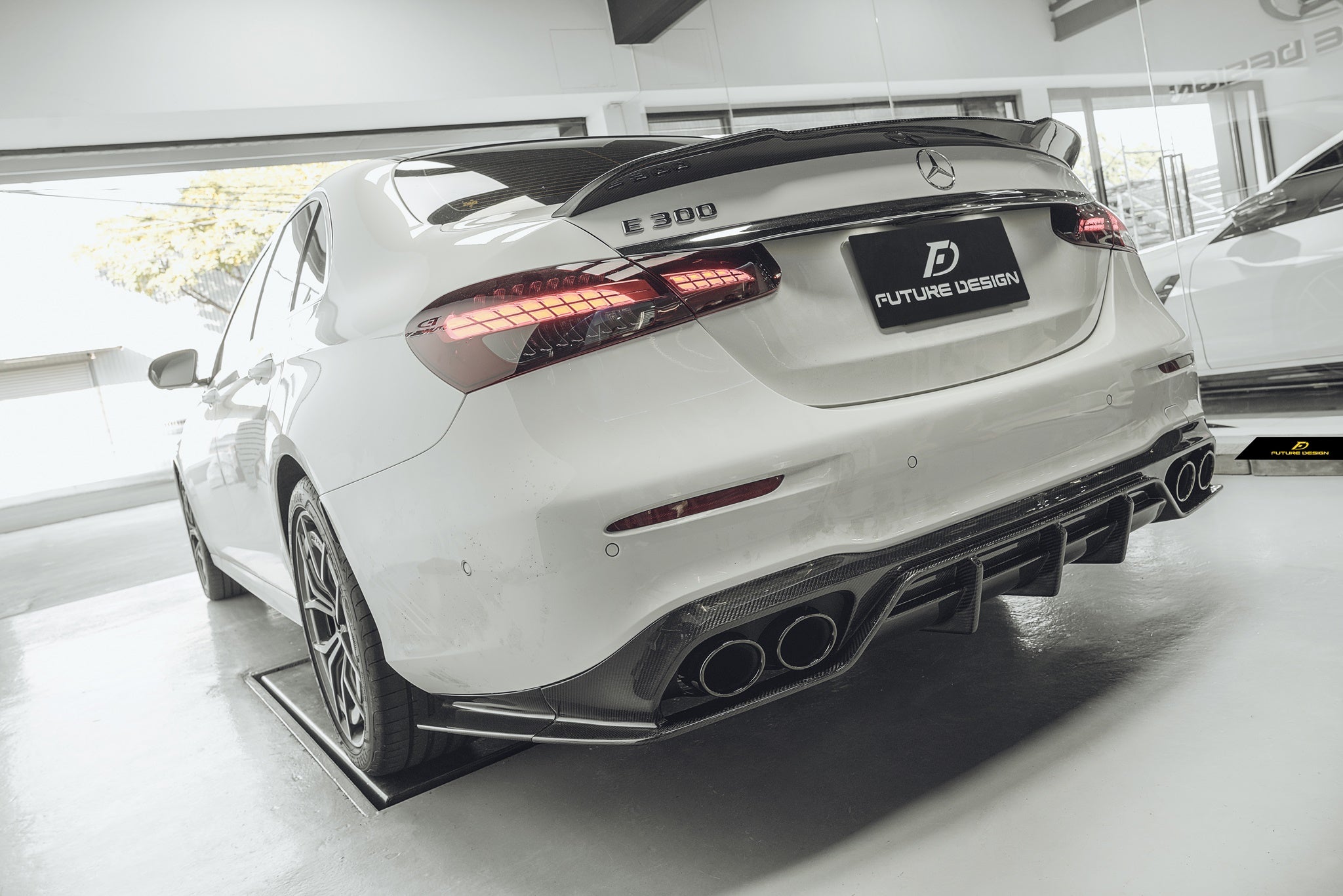 New released Mercedes-benz W213 facelift – FD carbon