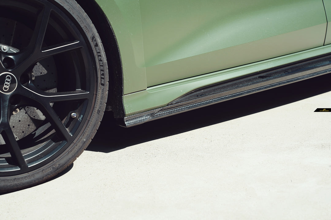 RS3 8Y - Future Design style carbon Side Skirts