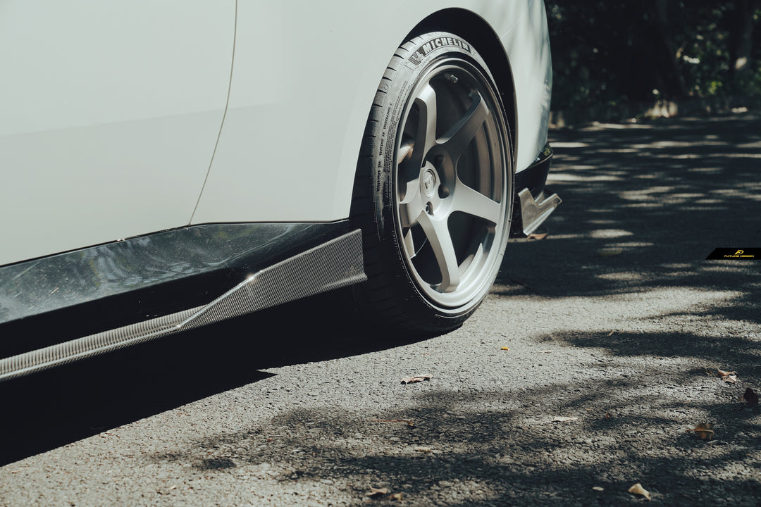 G42 - FD carbon Side Skirts